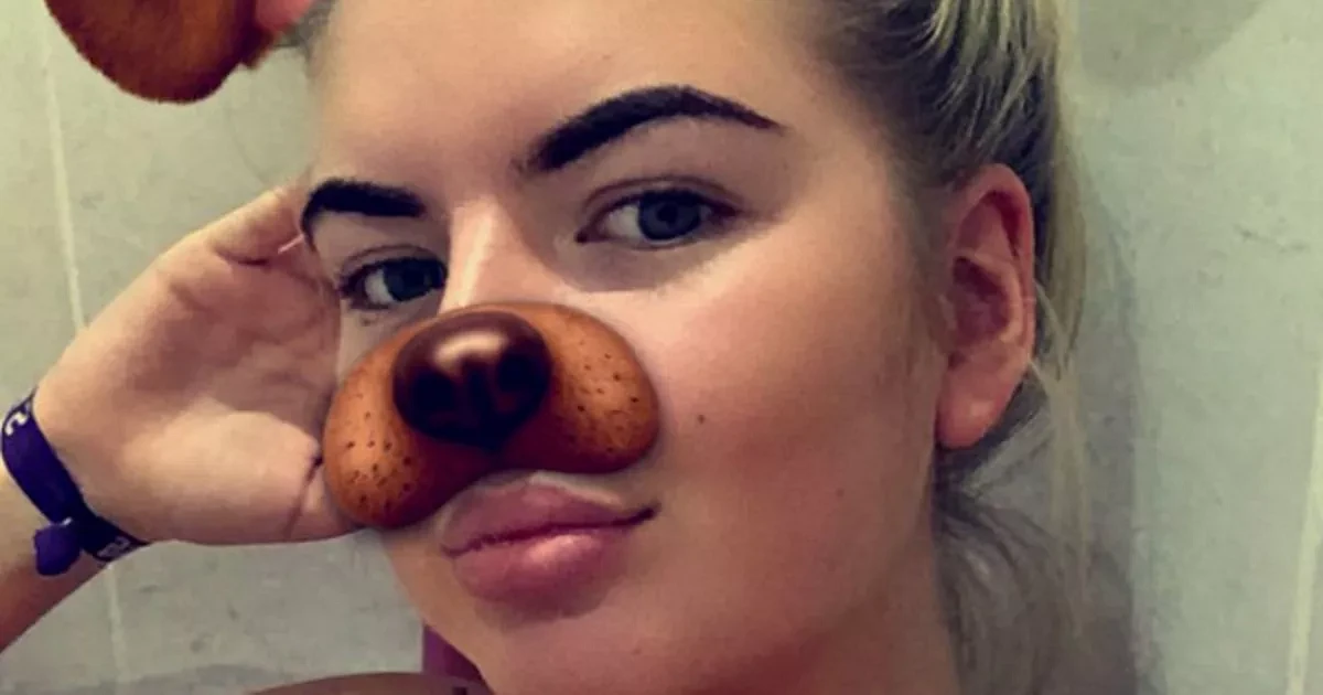 Glamorous star of hit BBC documentary 'Billion Dollar Chicken Shop' packs in KFC job to pose TOPLESS online