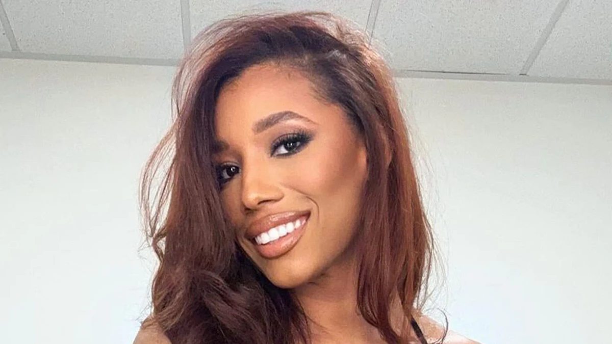 UFC 295 Octagon girls include stunning regular Palmer and model Wren