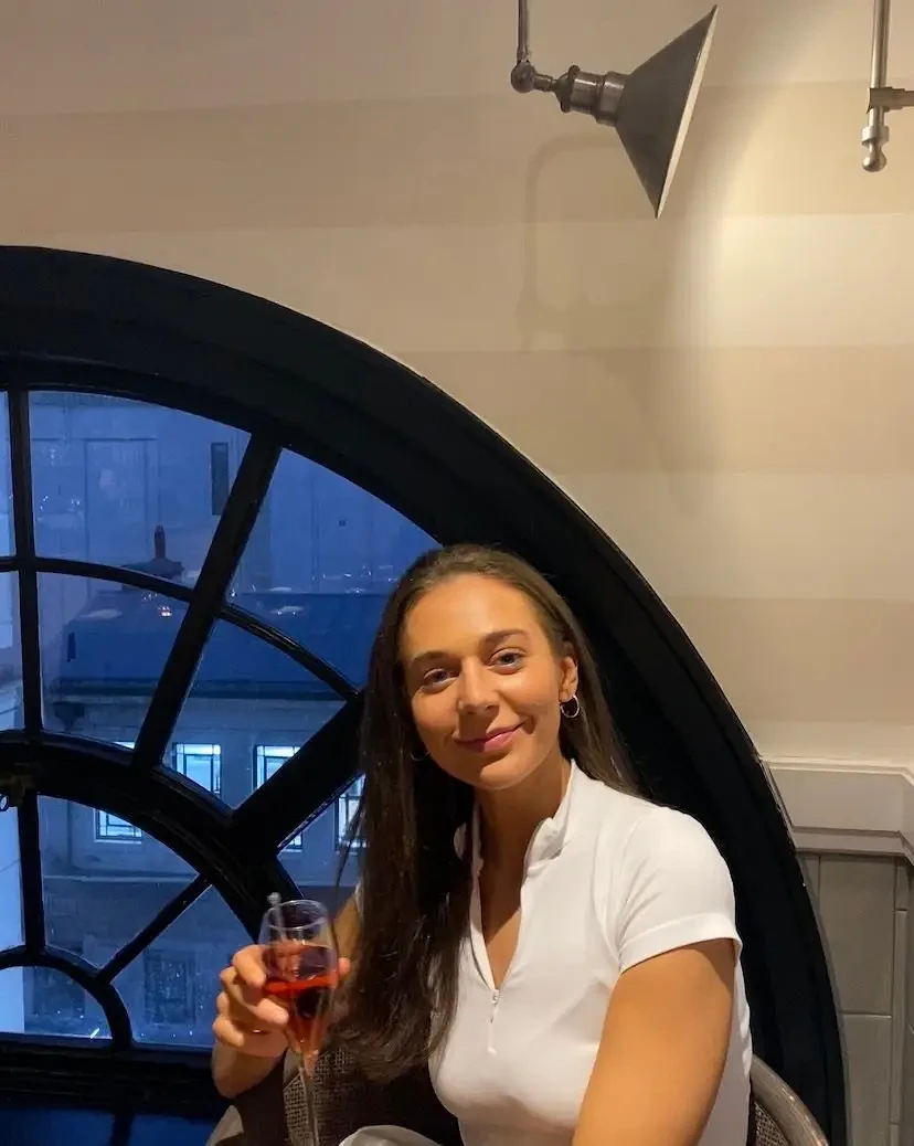 Olivia Burke | Page 102