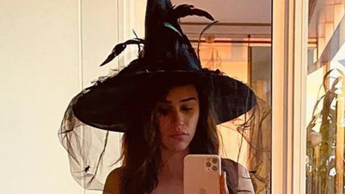 'World's hottest weather girl' Yanet Garcia bares bum in sexy Halloween outfit