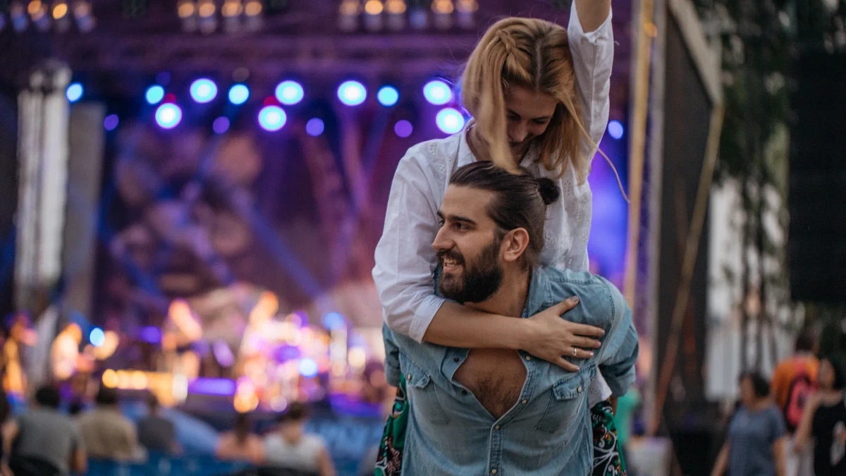 I left my long-term girlfriend for festival fling who ghosted me without any explanation... I need closure to move on