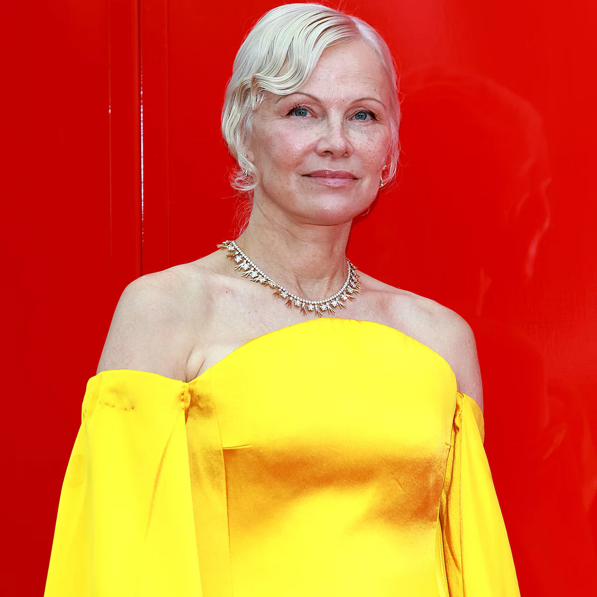 Pamela Anderson Breaks Her No-Makeup Rule With Full Glam at Milan Fashion Week