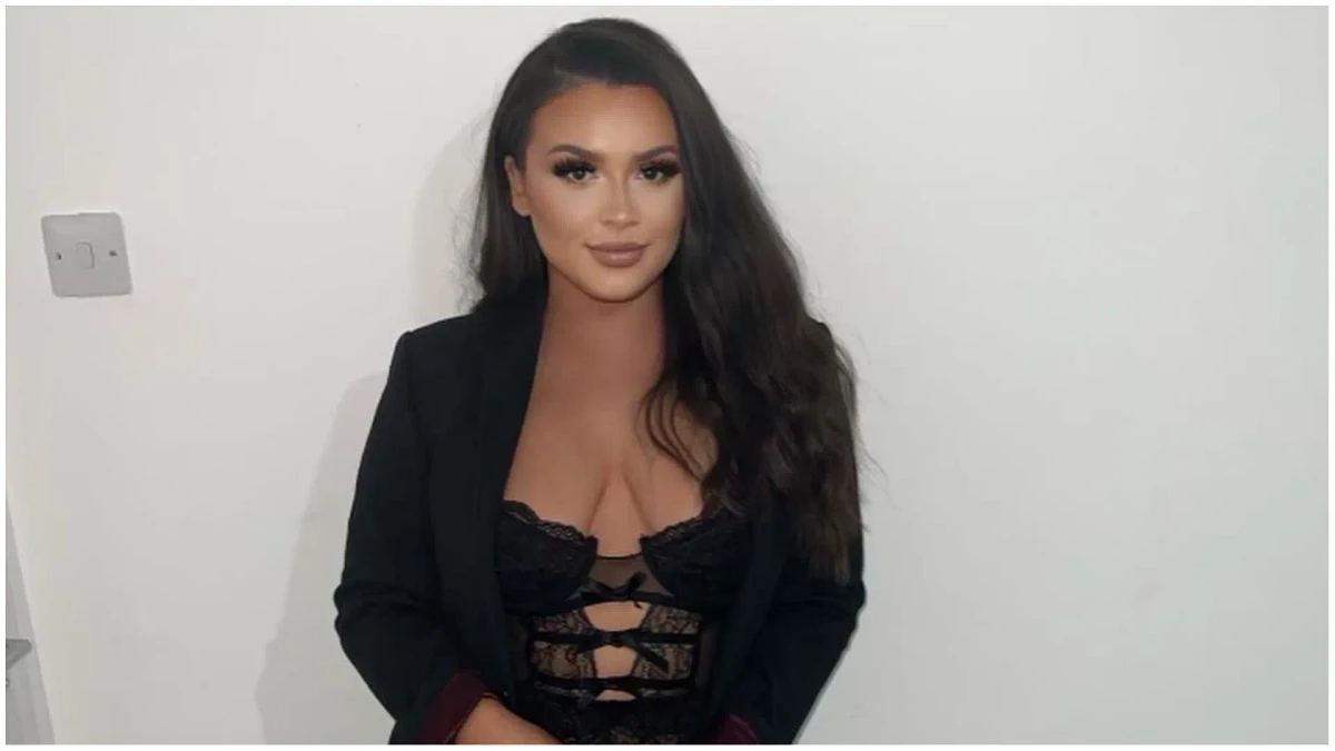 I’m an OnlyFans model - subscriber loves me so much he tattooed my URL on his body