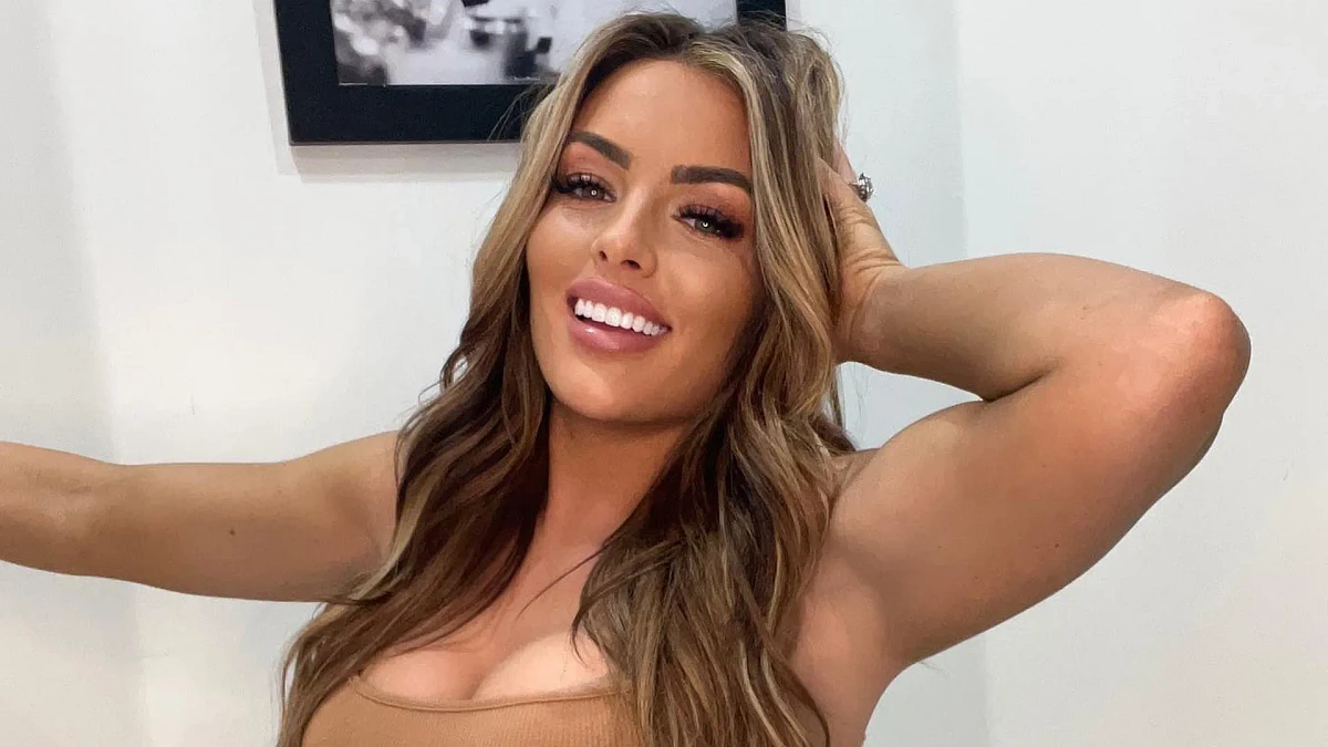 Mandy Rose stuns in skin-tight dress as she rakes in cash after WWE axe