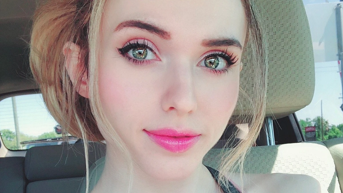 Amouranth's Friends Attempt To Reach Her After Abusive Relationship Reveal