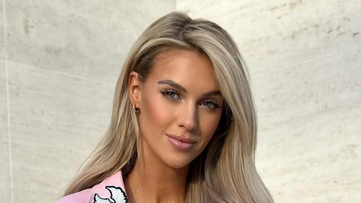 Tom Brady fan Rajek told 'words don't do her justice' by fans after sexy shoot