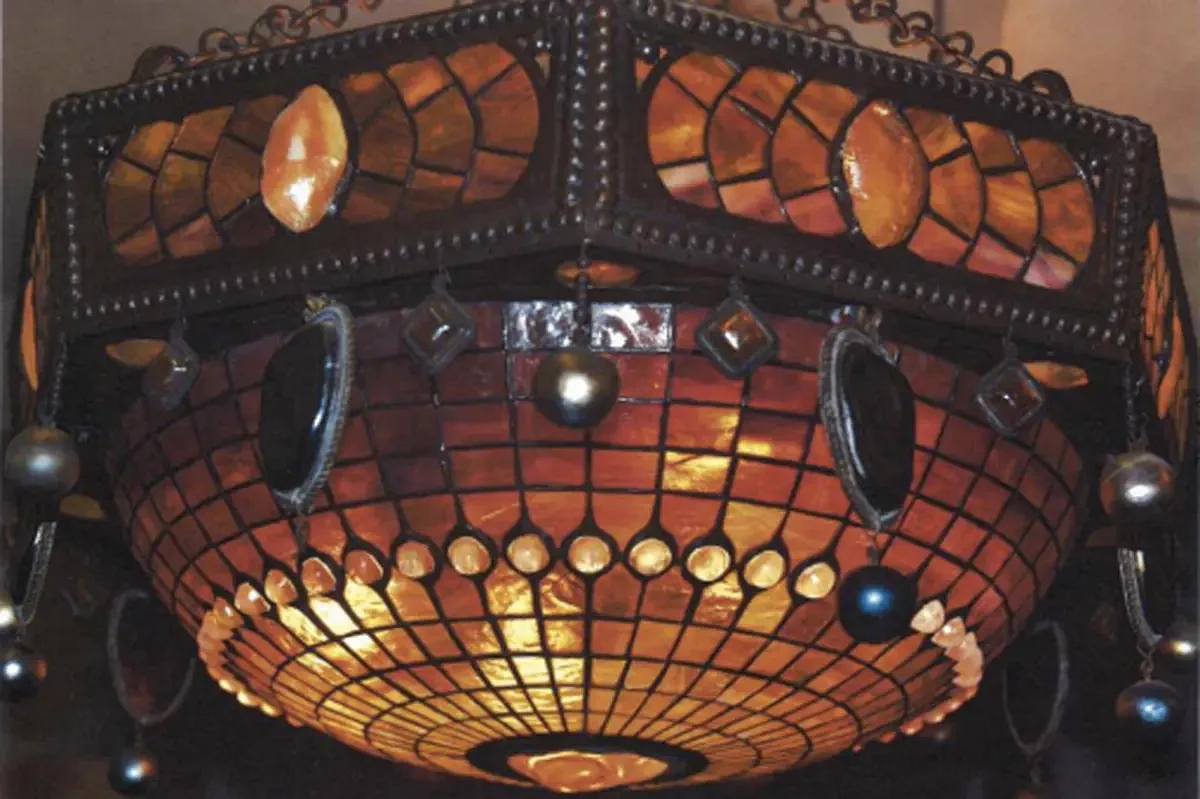 Owner of stolen Tiffany lamp refusing to return it