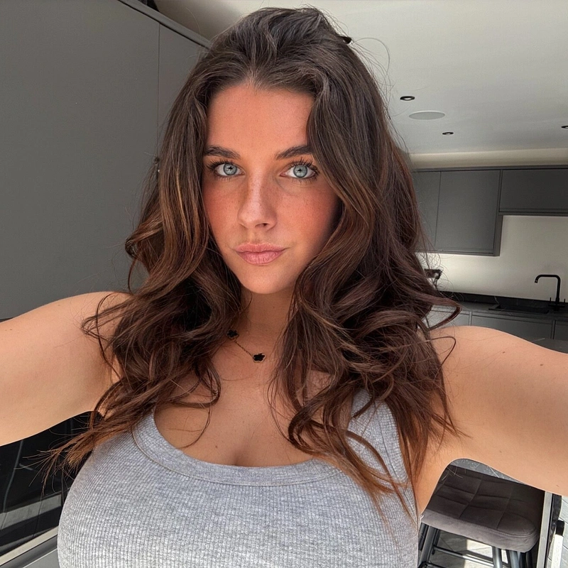 Bunny Rose 🐰🌹❤️