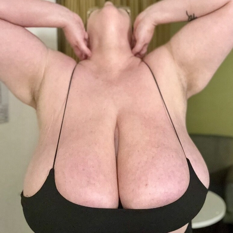 Big TiTTy Mama VIP