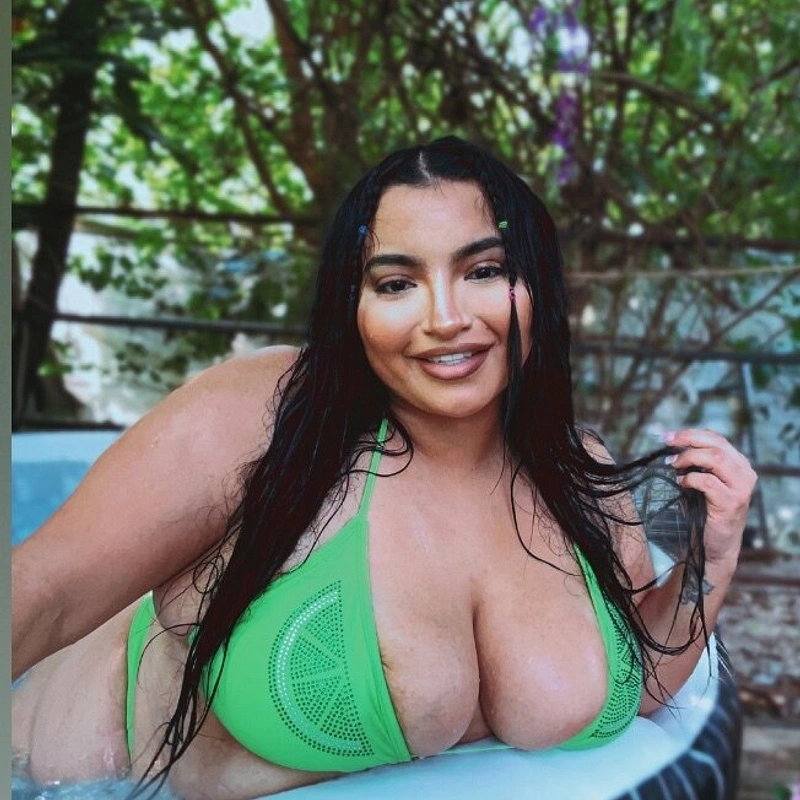 xoCurvybee
