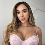Gia Feran 🐰