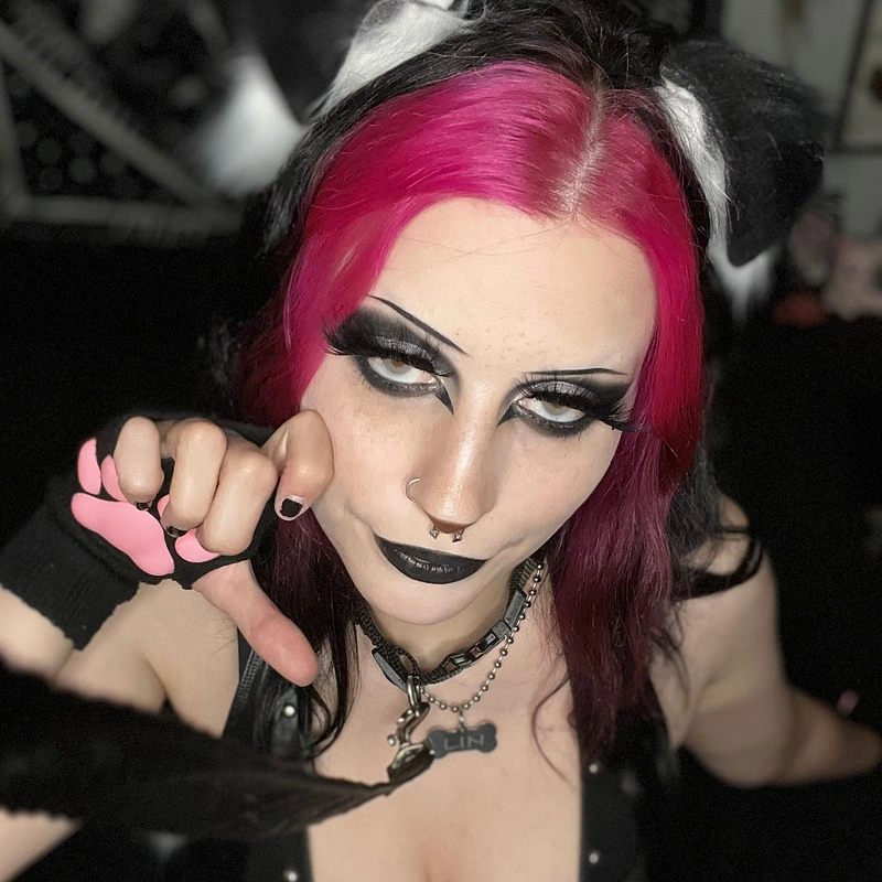 Lindsxyz 🖤🐾