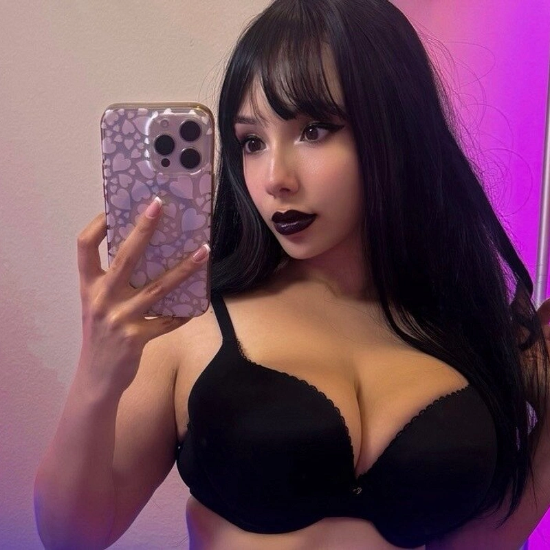 chanel  ≽^•⩊•^≼