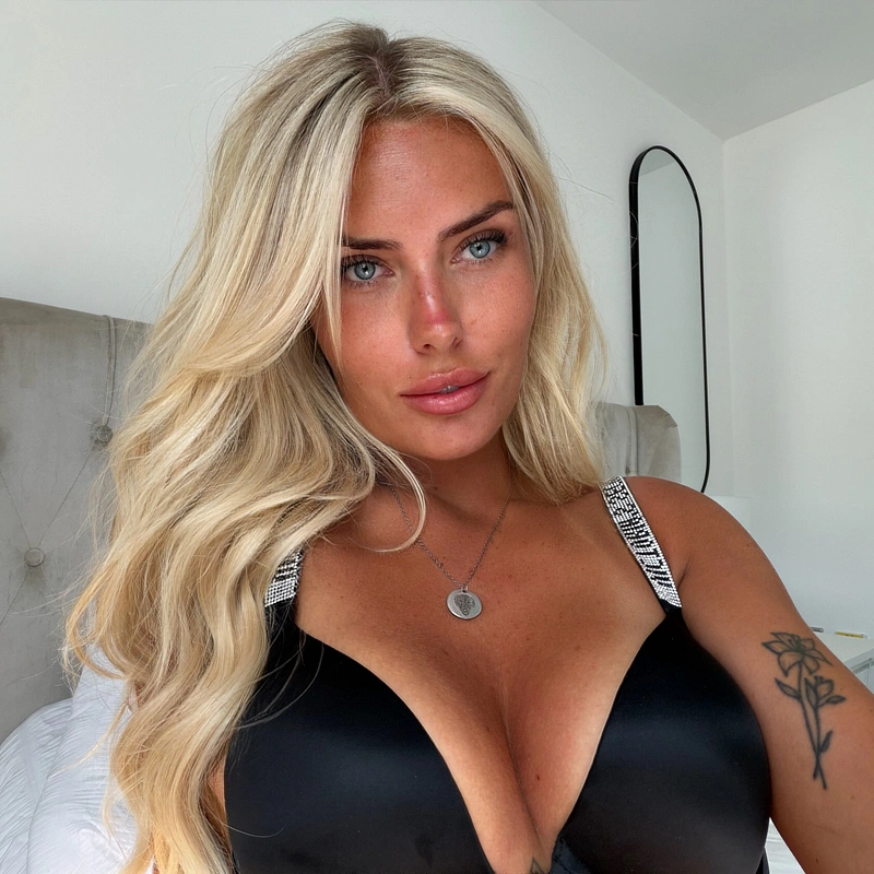 Naomi | FULL VIDS INCLUDED 🎥🔓🐱💦