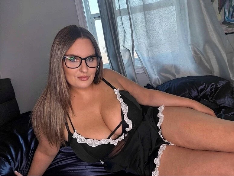 Courtney 💋 banner