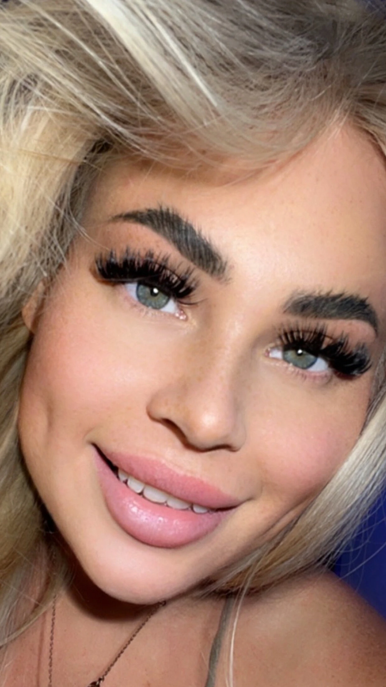 Danielle 💦 banner